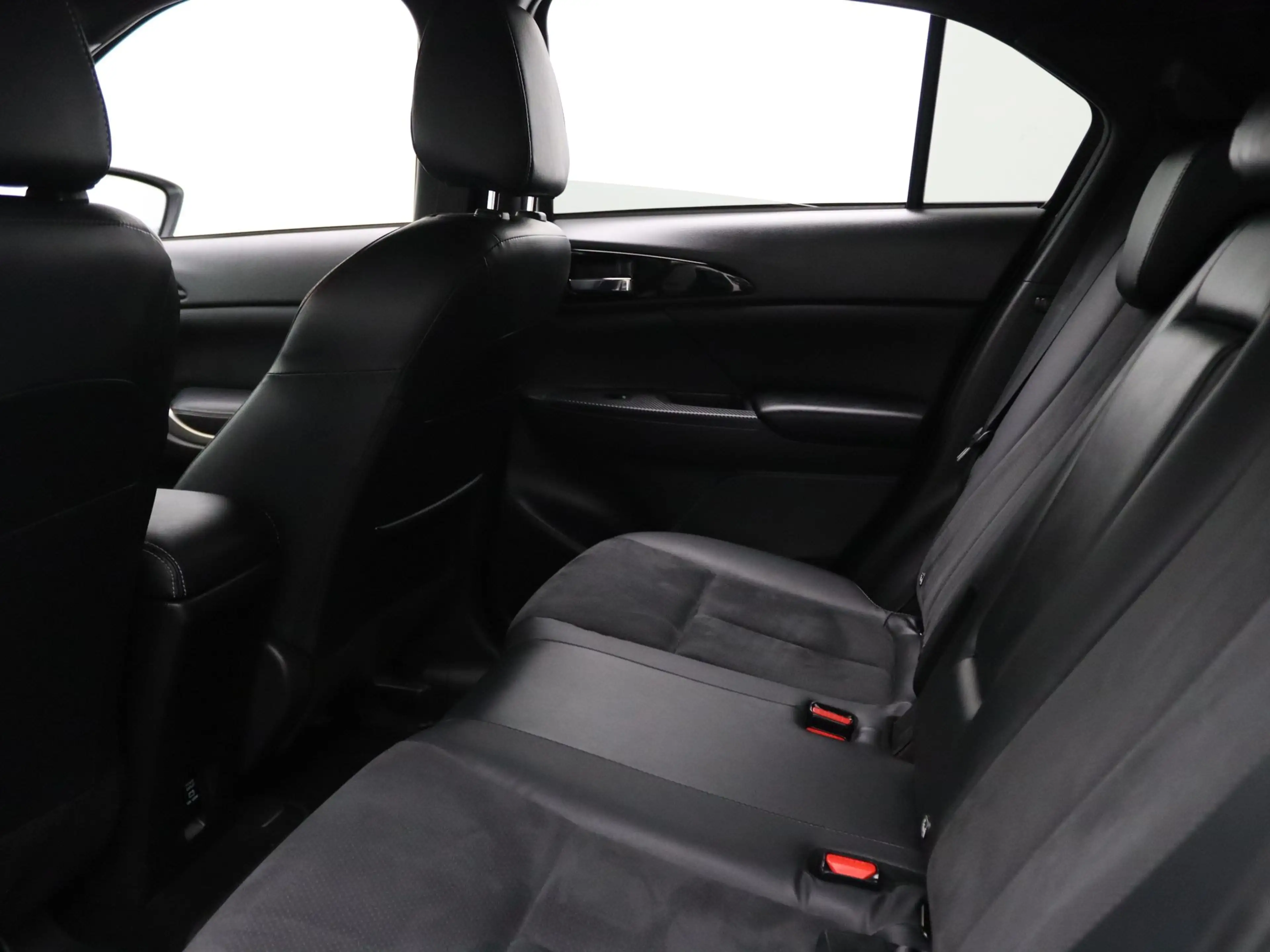 Mitsubishi Eclipse Cross 185pk PHEV Intense+ Automaat Camera | Cruise | Nav — photo 30