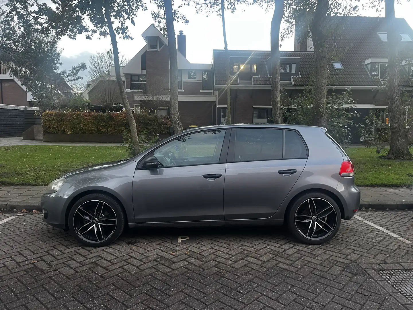 Volkswagen Golf 1.2 Highline automaat (nieuwe distr. ketting) - 1