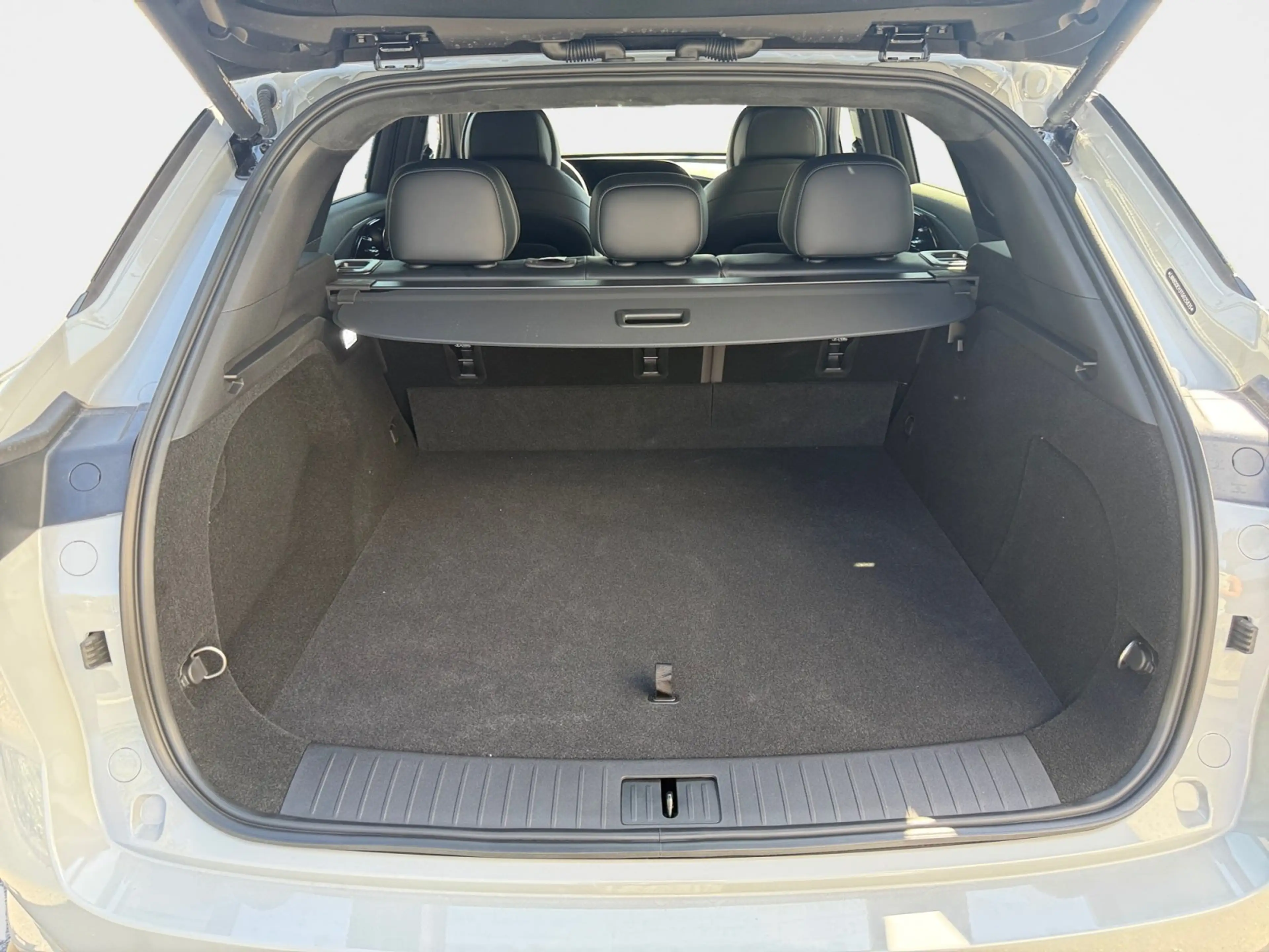 Omoda 9 PHEV 1.5 GDI Hybrid AWD +0%Fianzierung+AKTION++ — photo 11