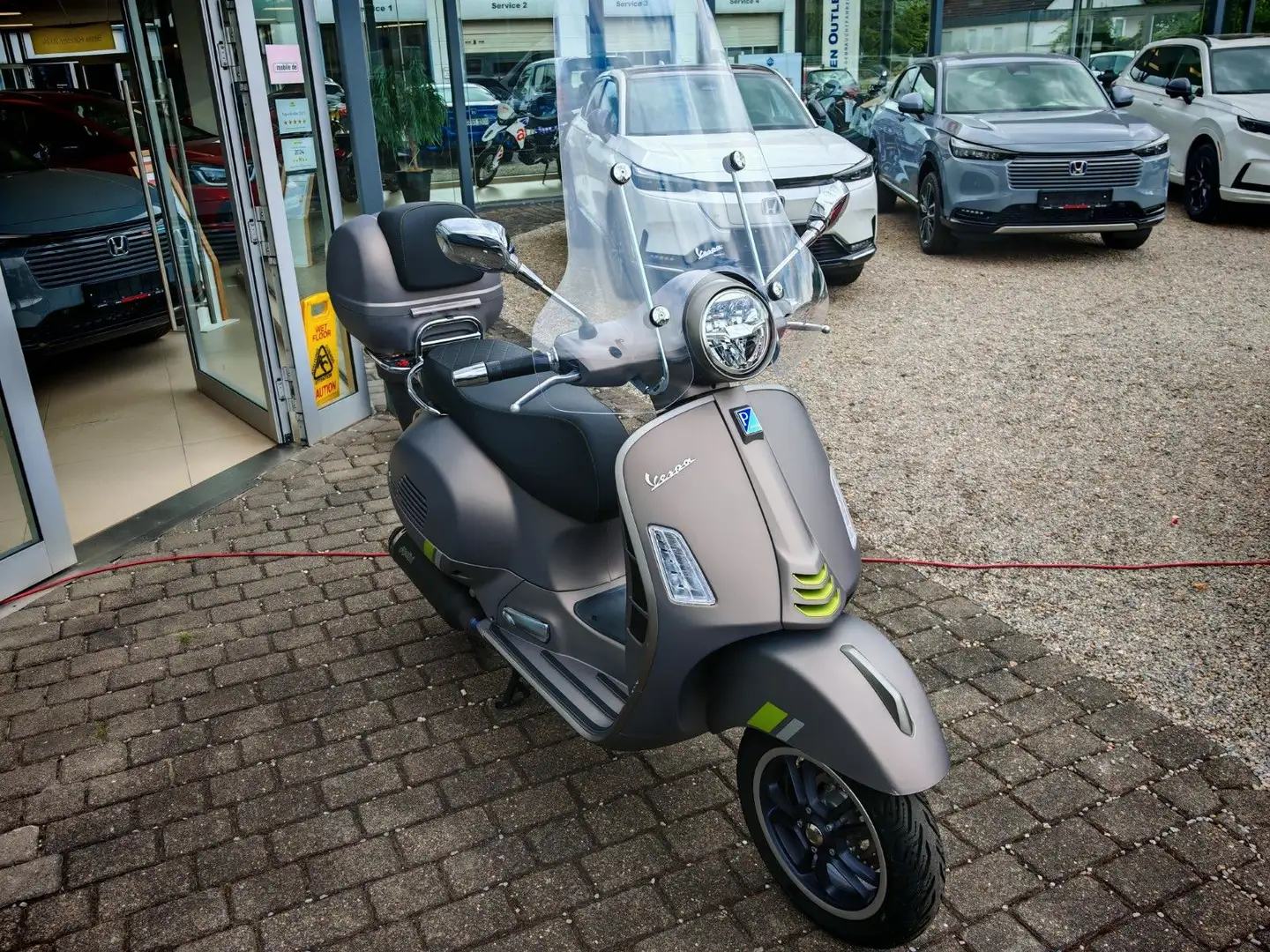 Vespa GTS 300 Supertech TopCase/Scheibe/Polini/Garant Gris - 2