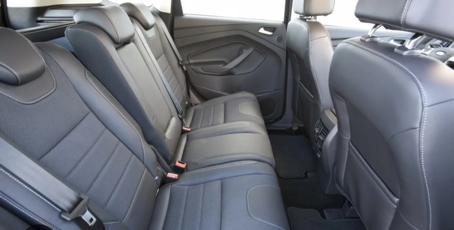 Ford Kuga 2.0 TDCi 4x4 Aut. SYNC - 2