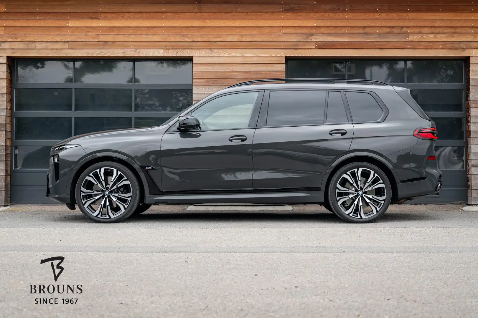 BMW X7 M60i xDrive 540pk | Dravitgrau | 7 zits | B&O | St Grijs - 2