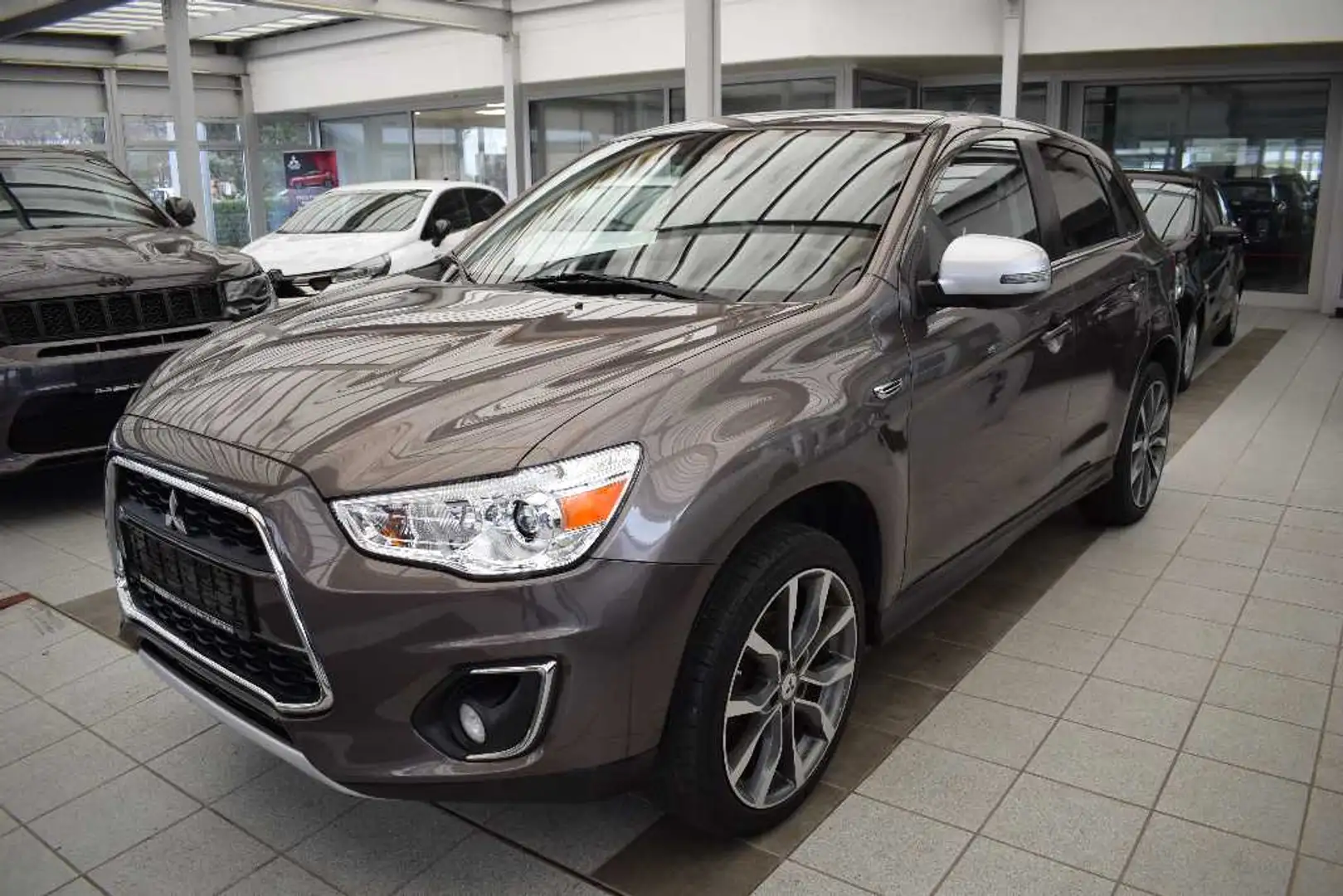 Mitsubishi ASX 1.6 Diamant Edition NAVI/Kamera/Sitzheizung Braun - 1