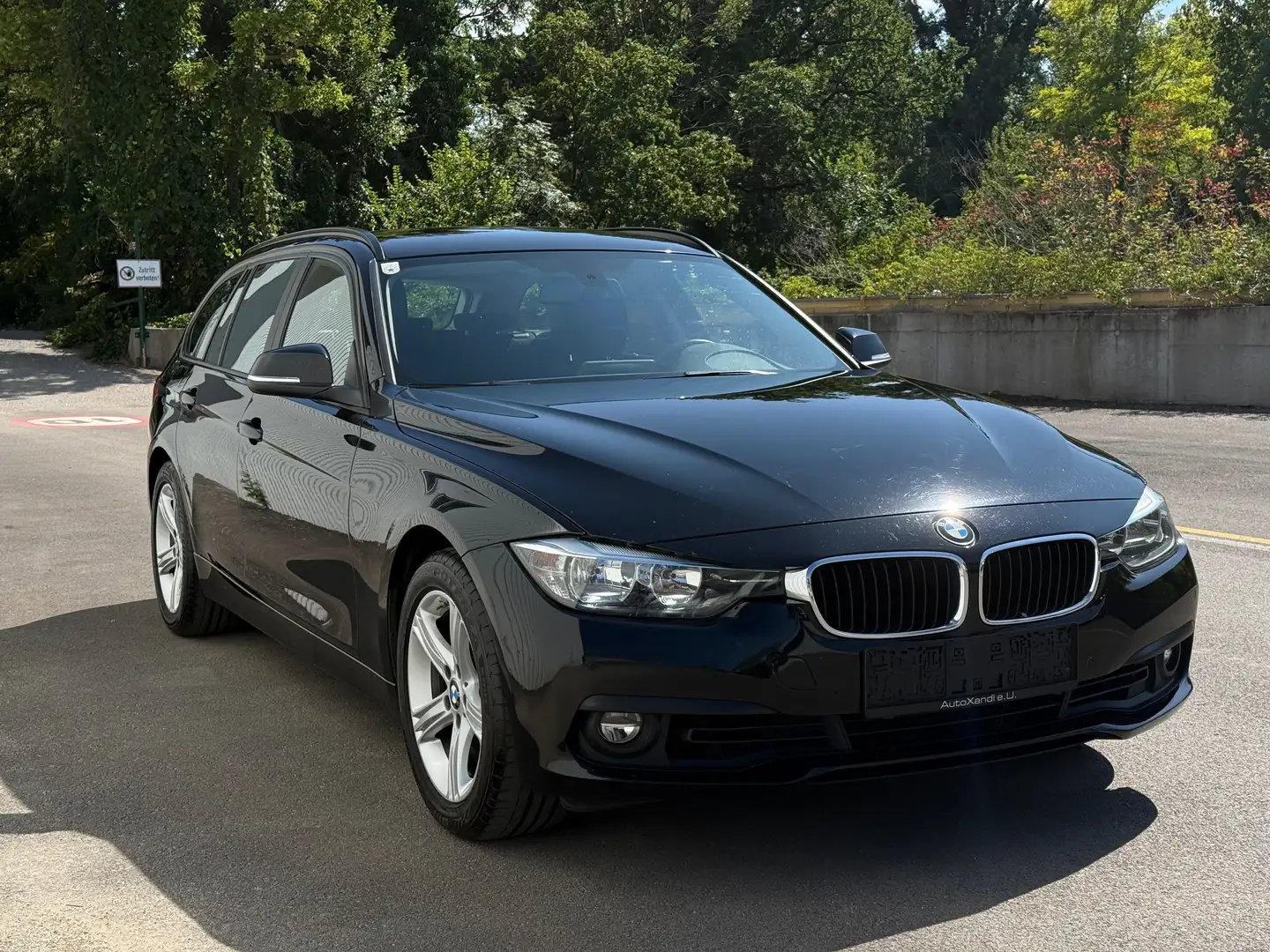 BMW 318 318 i Advantage*PDC*Automatik*Tempomat*Sitzhzg* Schwarz - 2