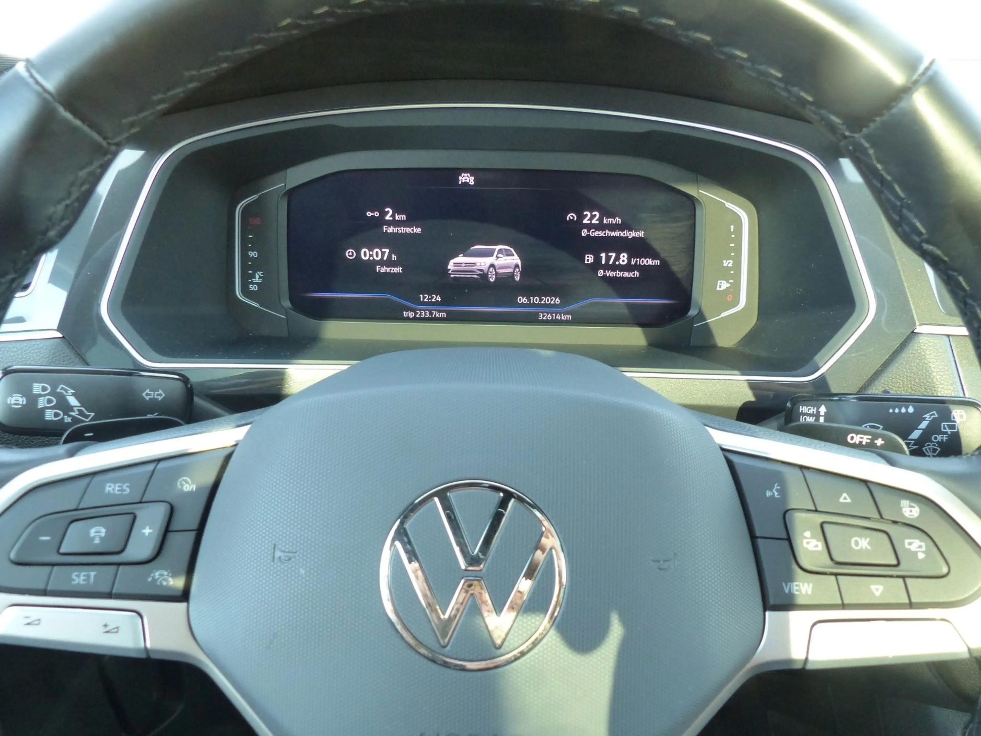 Volkswagen Tiguan Allspace Move Pano AHK Radar — photo 15