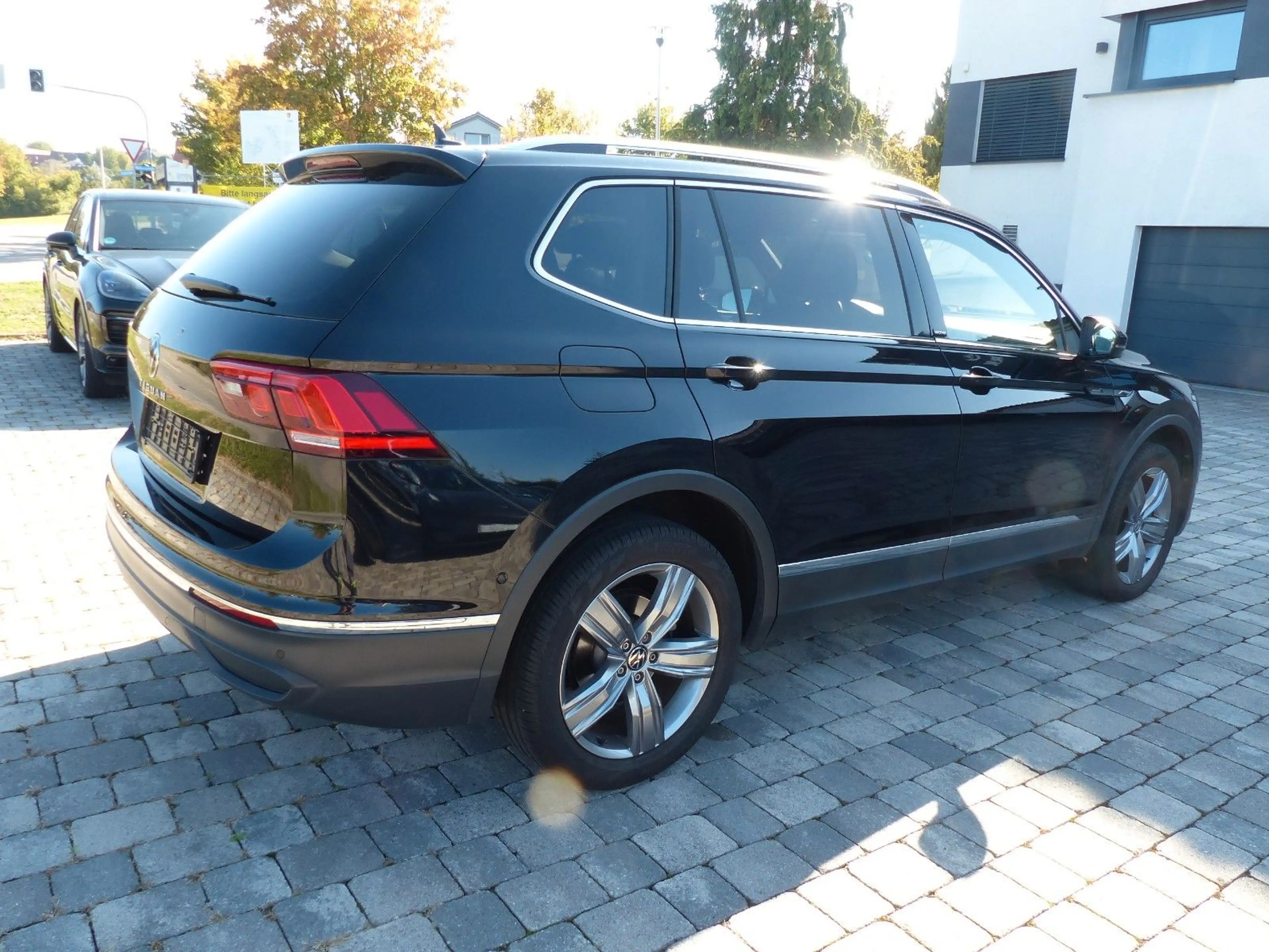 Volkswagen Tiguan Allspace Move Pano AHK Radar — photo 2