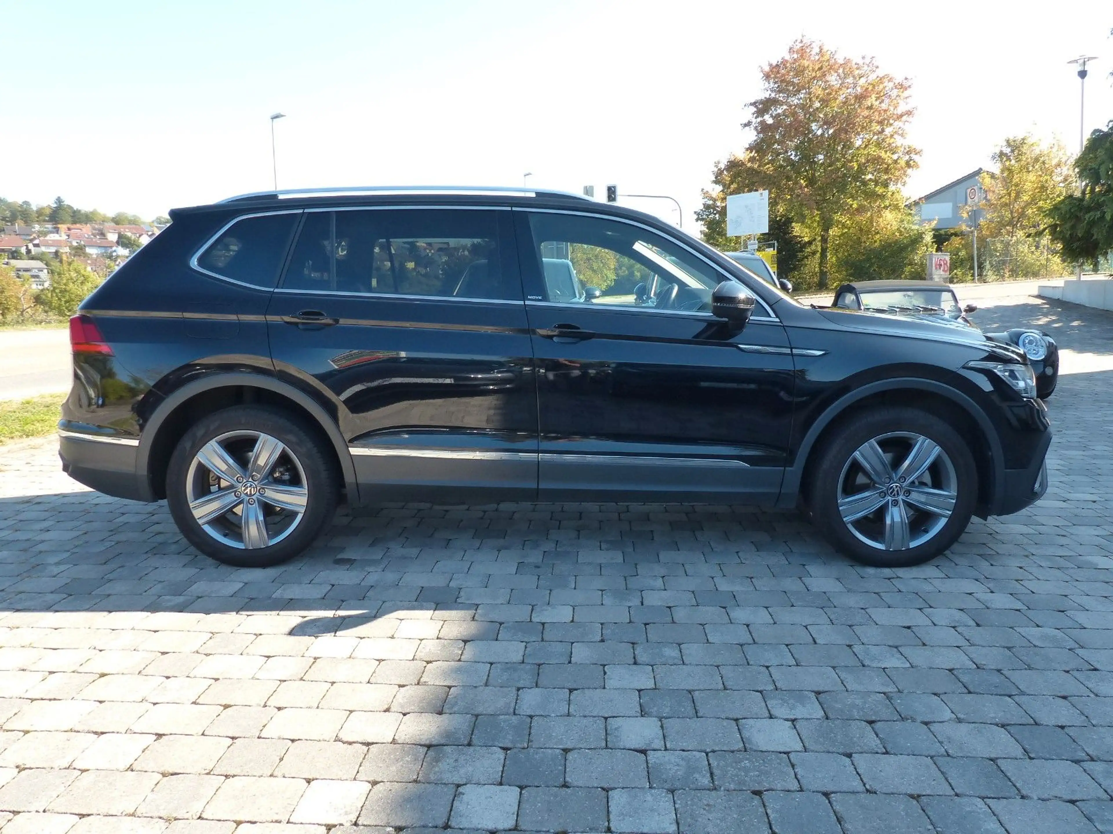 Volkswagen Tiguan Allspace Move Pano AHK Radar — photo 3