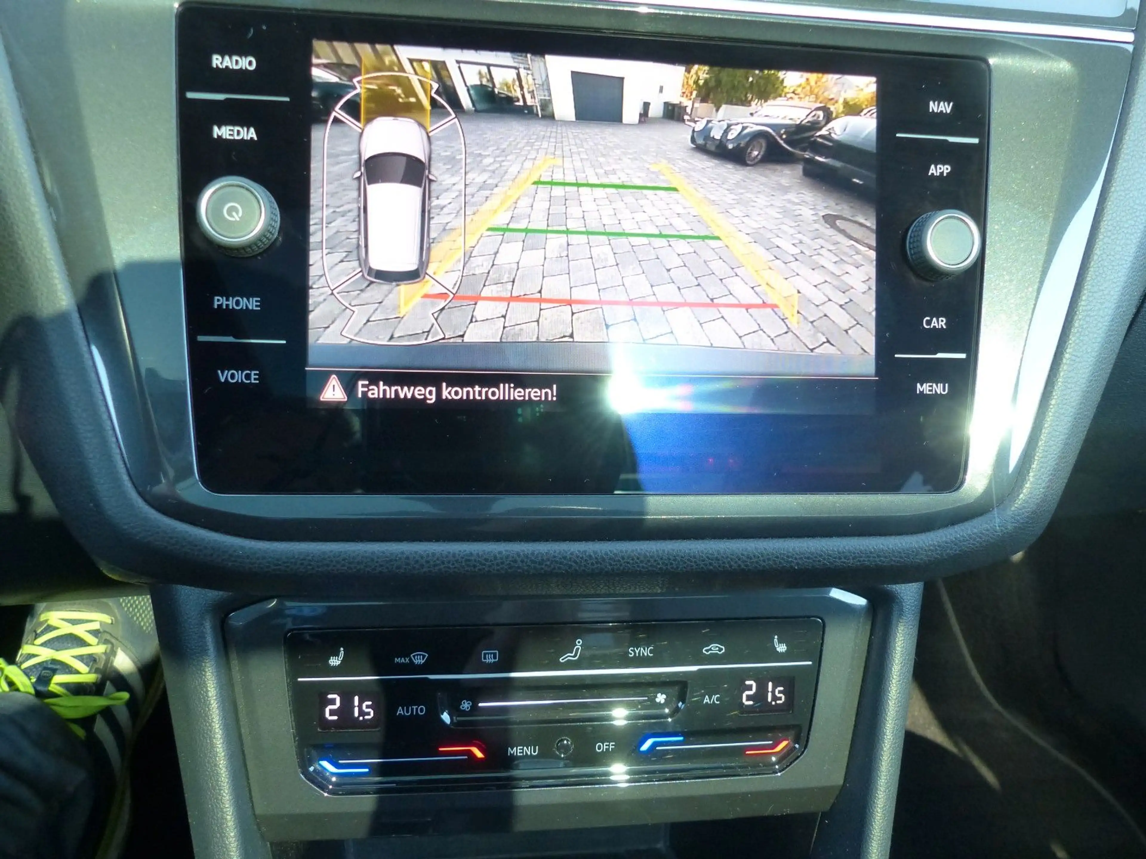Volkswagen Tiguan Allspace Move Pano AHK Radar — photo 13