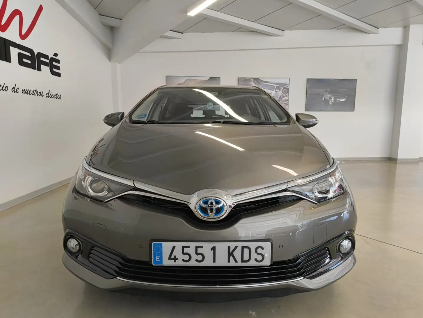 Toyota Auris hybrid 140H Active Gris - 2