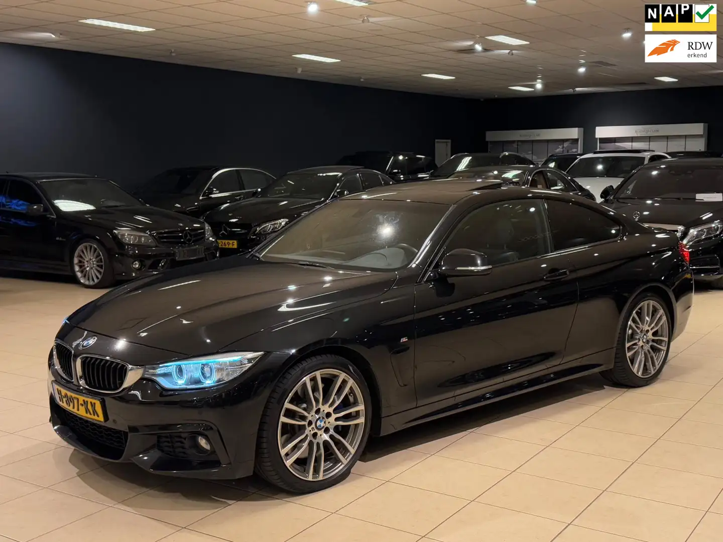 BMW 430 4-serie Coupé 430d High Exe|M-SPORT|Opendak|Memory Zwart - 1