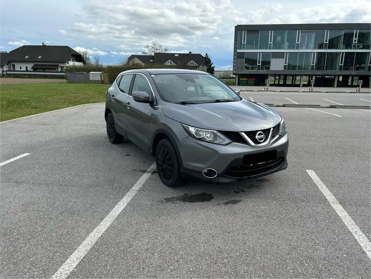 Nissan Qashqai Qashqai 1,6 dCi Tekna Start/Stop 4WD DPF Tekna Grau - 2