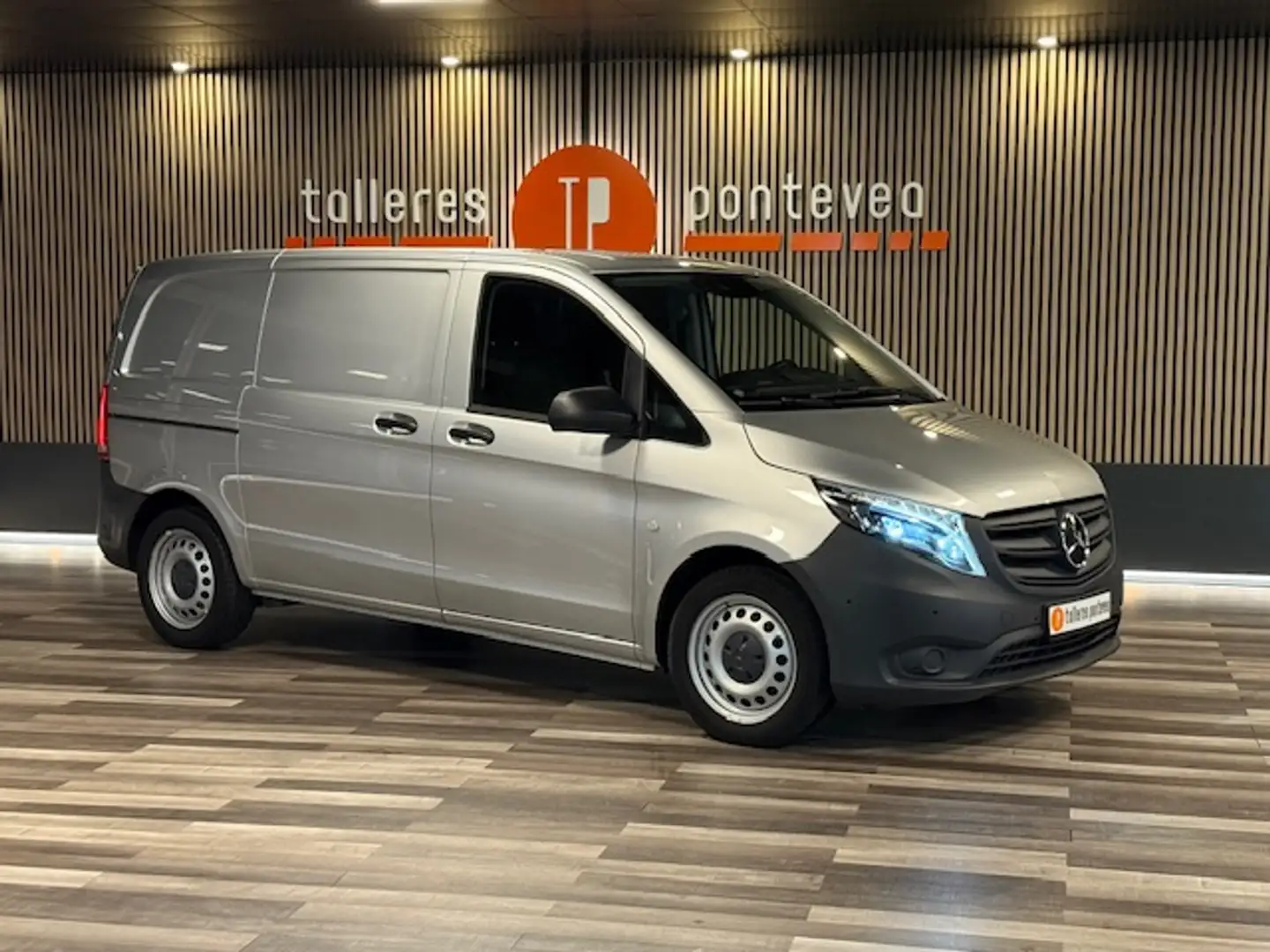 Mercedes-Benz Vito Furgón 114CDI tD Pro 2020 Compacta 7G-Tronic Gris - 1