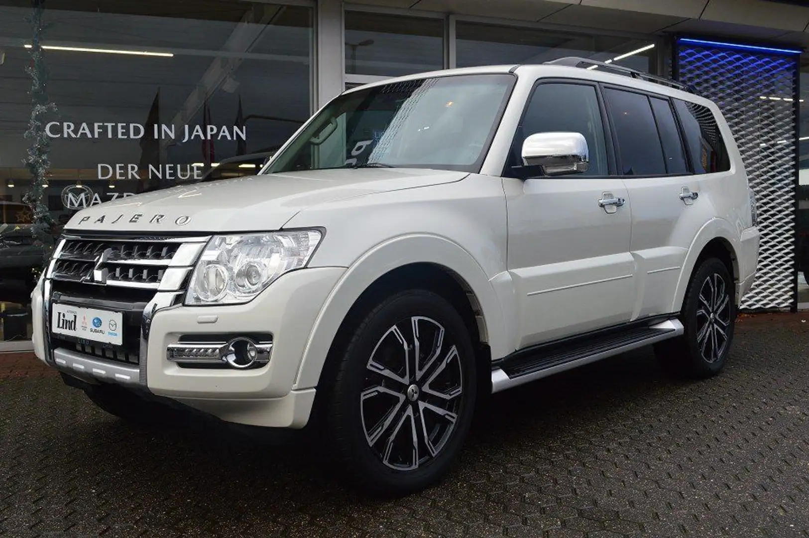 Mitsubishi Pajero 3.2 DI-D Final Edition Weiß - 2