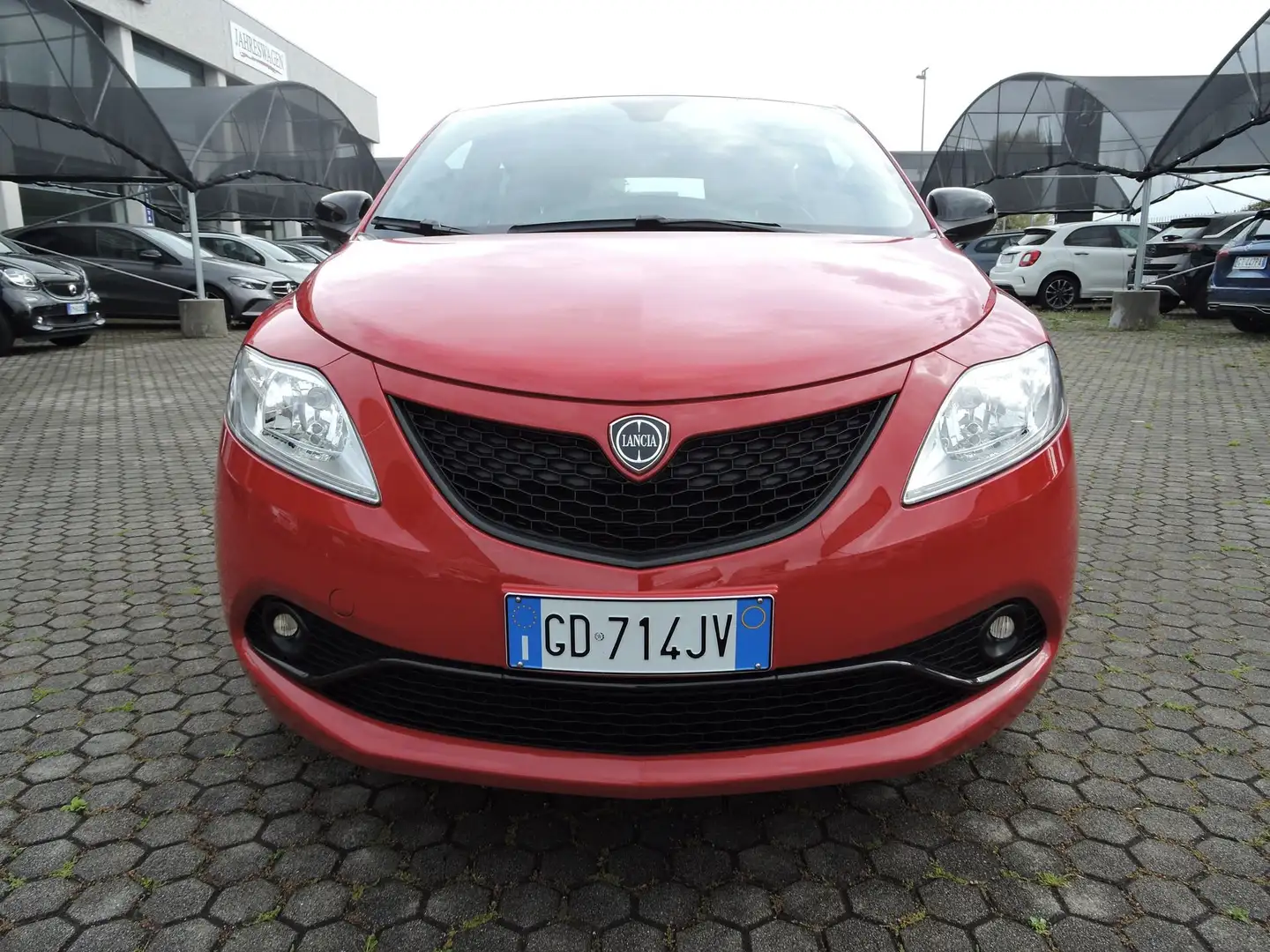 Lancia Ypsilon 1.0 FireFly 5 porte S&S Hybrid Gold Rood - 2