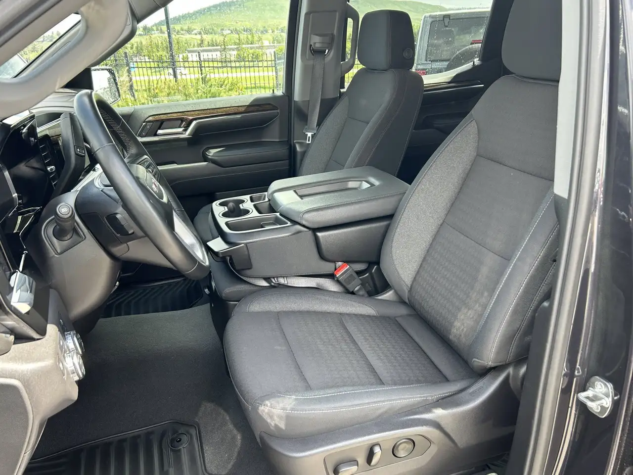 GMC Sierra 1500 снимка GMC Sierra 1500