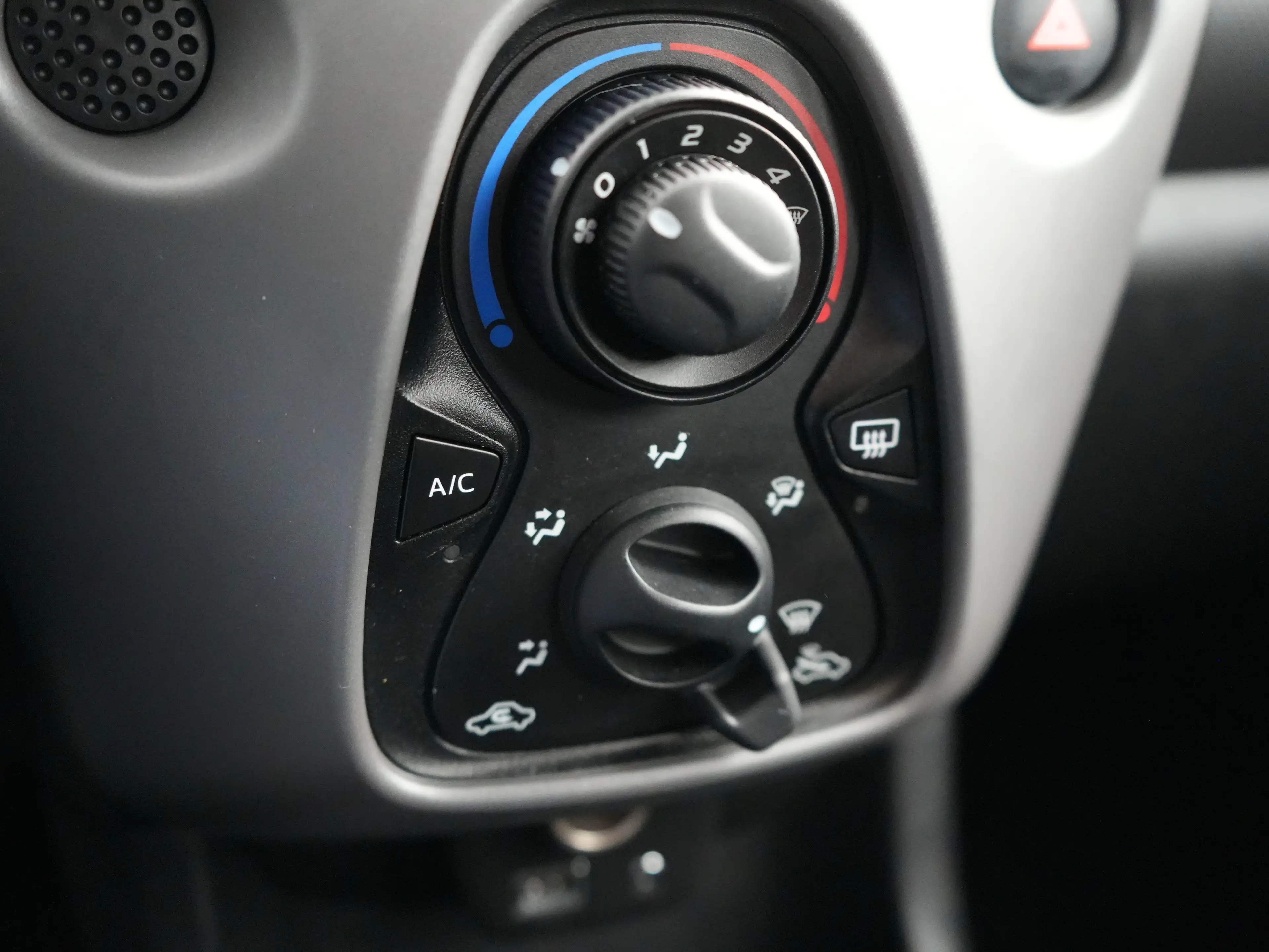 Peugeot 108 1.0 e-VTi Active | Airco | Bestuurdersstoel in hoo — photo 11