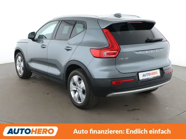 Volvo XC40 view 4