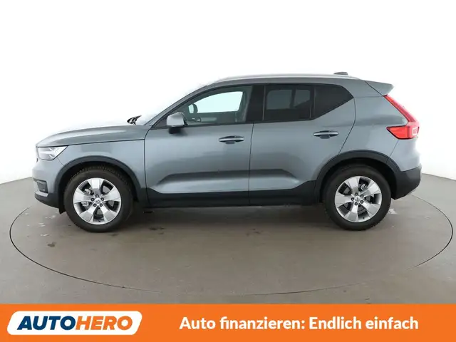Volvo XC40 view 3
