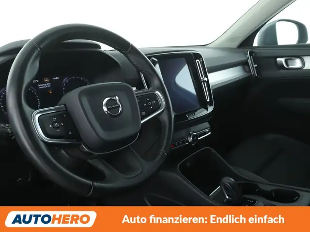 Volvo XC40 view 11