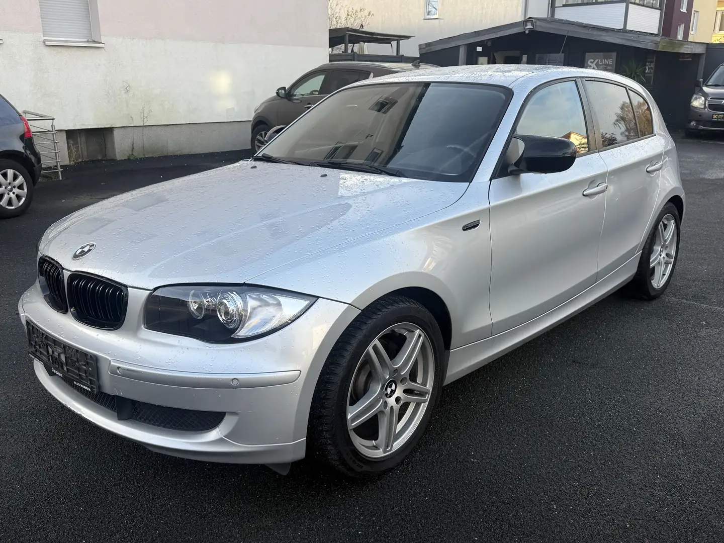 BMW 120 120i Automatik Silber - 1