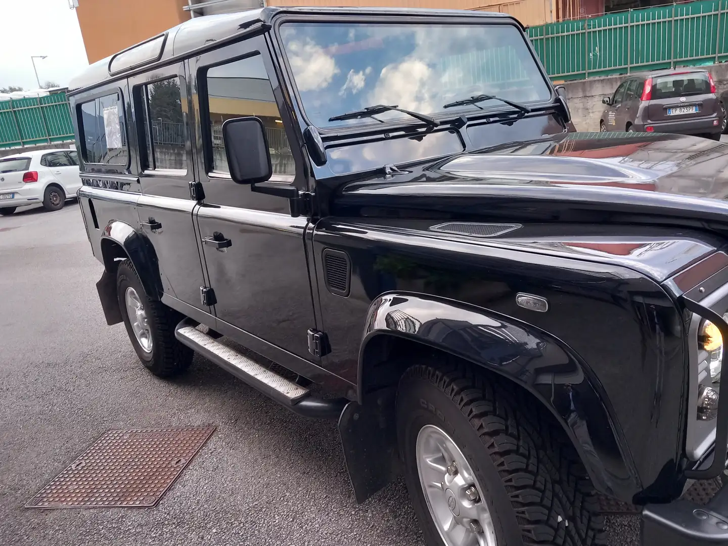 Land Rover Defender Defender VI 2007 110/130 110 2.4 td SE SW Nero - 2