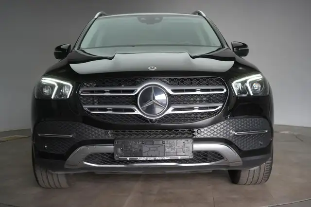 Mercedes-Benz 300 view 2