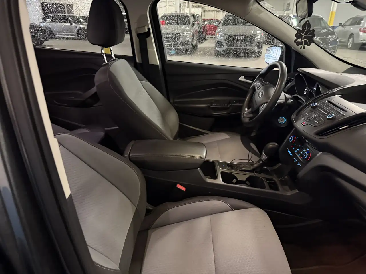 Ford Escape снимка Ford Escape