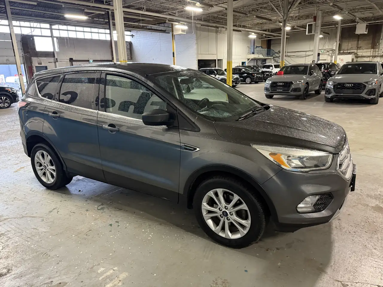 Ford Escape снимка Ford Escape