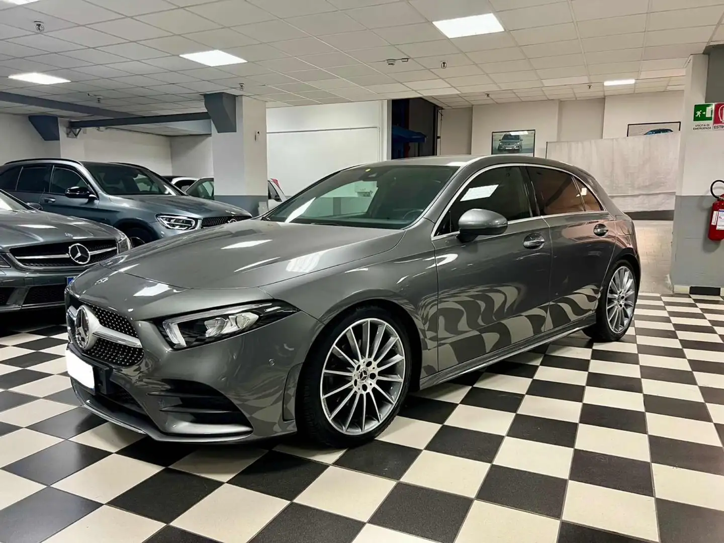 Mercedes-Benz A 200 d Automatic Premium Gris - 1