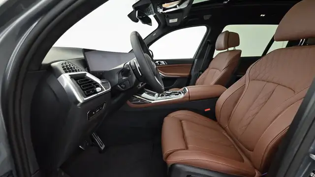BMW X7 view 20