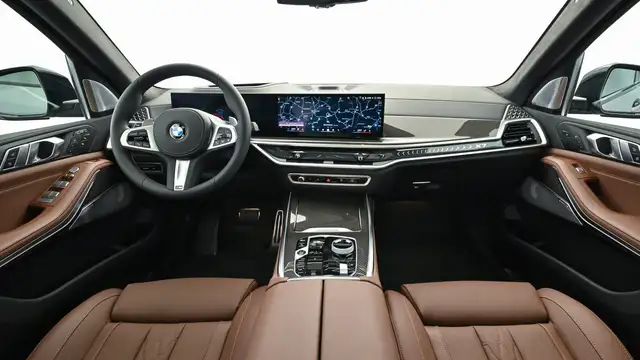 BMW X7 view 13