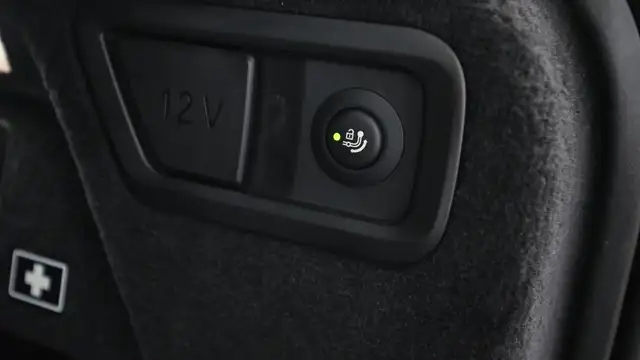 BMW X7 view 9