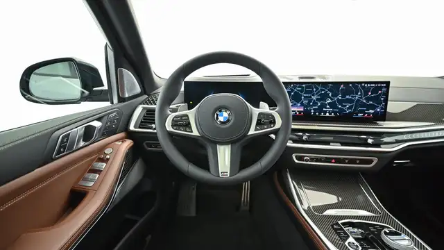 BMW X7 view 14
