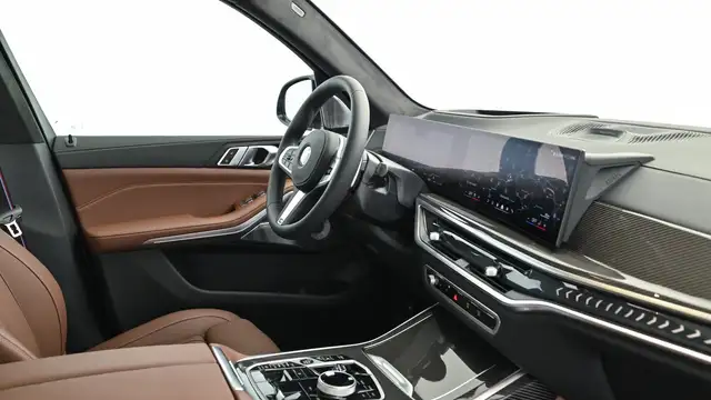 BMW X7 view 23