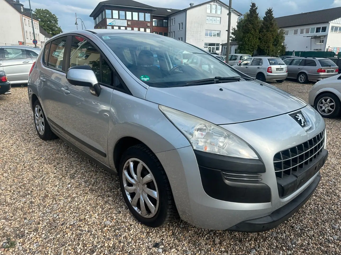 Peugeot 3008 Premium 120 VTi Grau - 1
