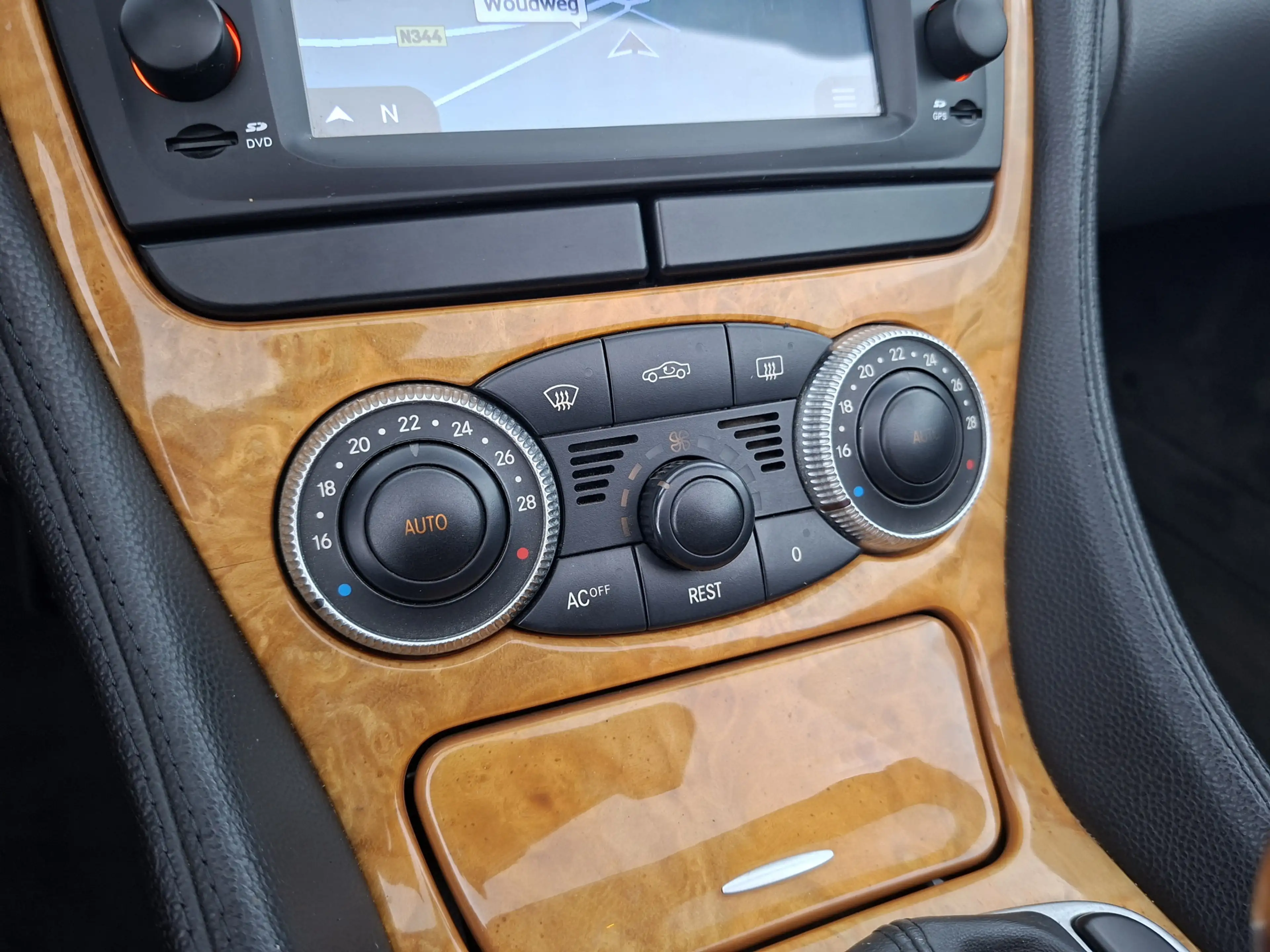 Mercedes-Benz SL 500 Aut. *LEATHER | XENON | MEMORY-PACK | HEATED-COMFO — photo 14