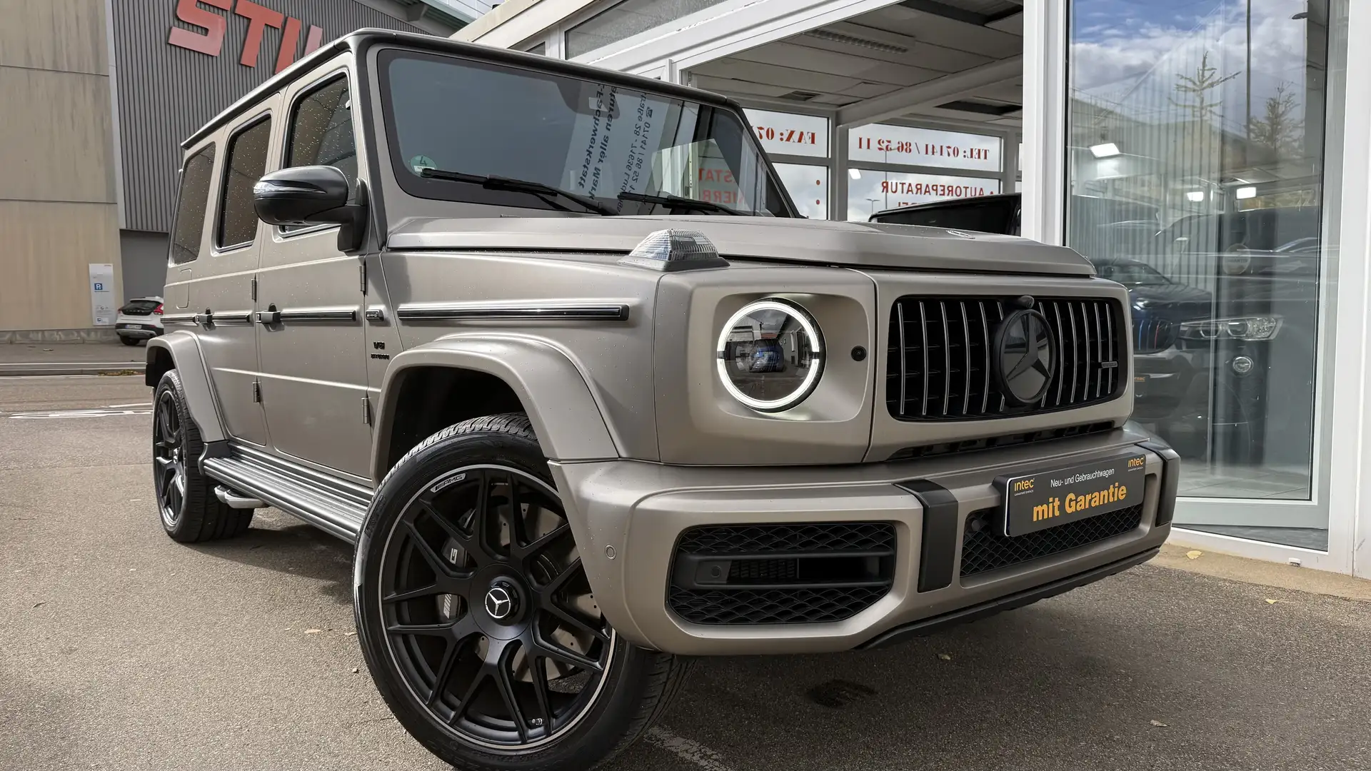 Mercedes-Benz G 63 AMG AMG NIGHT-P CARBON AHK Stdhzg. Designo 22ZOLL VOLL Grau - 2