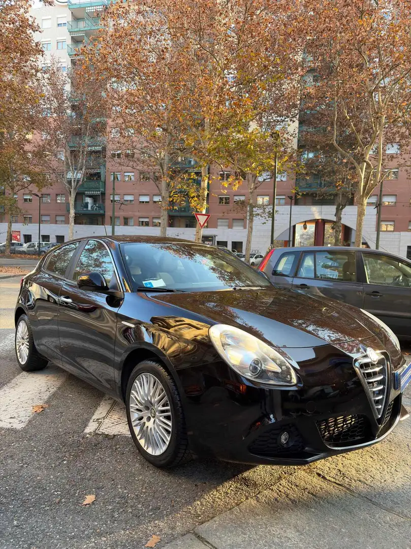 Alfa Romeo Giulietta 2.0 JTDm-2 140 CV Distinctive Schwarz - 1
