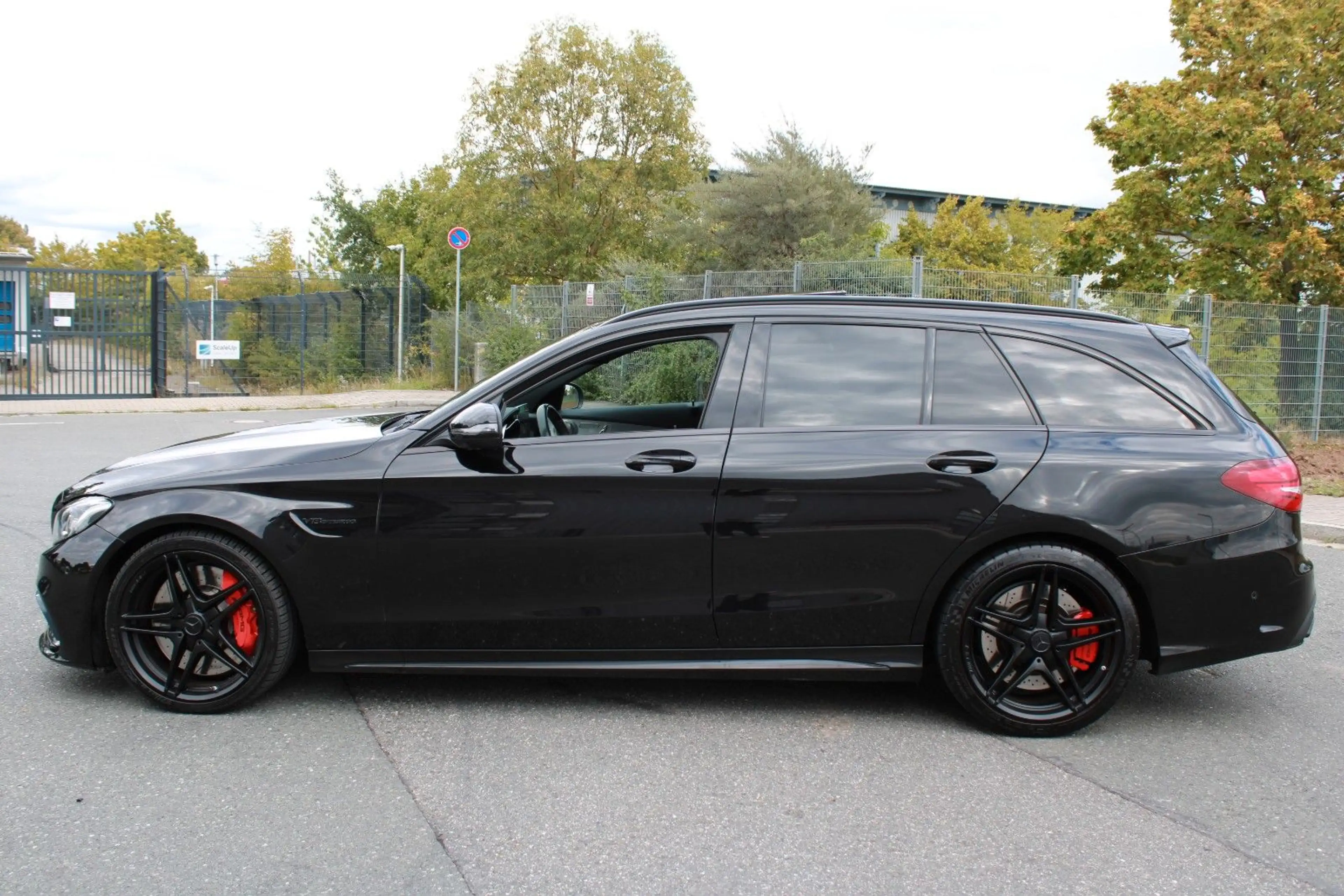Mercedes-Benz C 63 AMG S T Pano Burmester SportAga LED Memory — photo 6