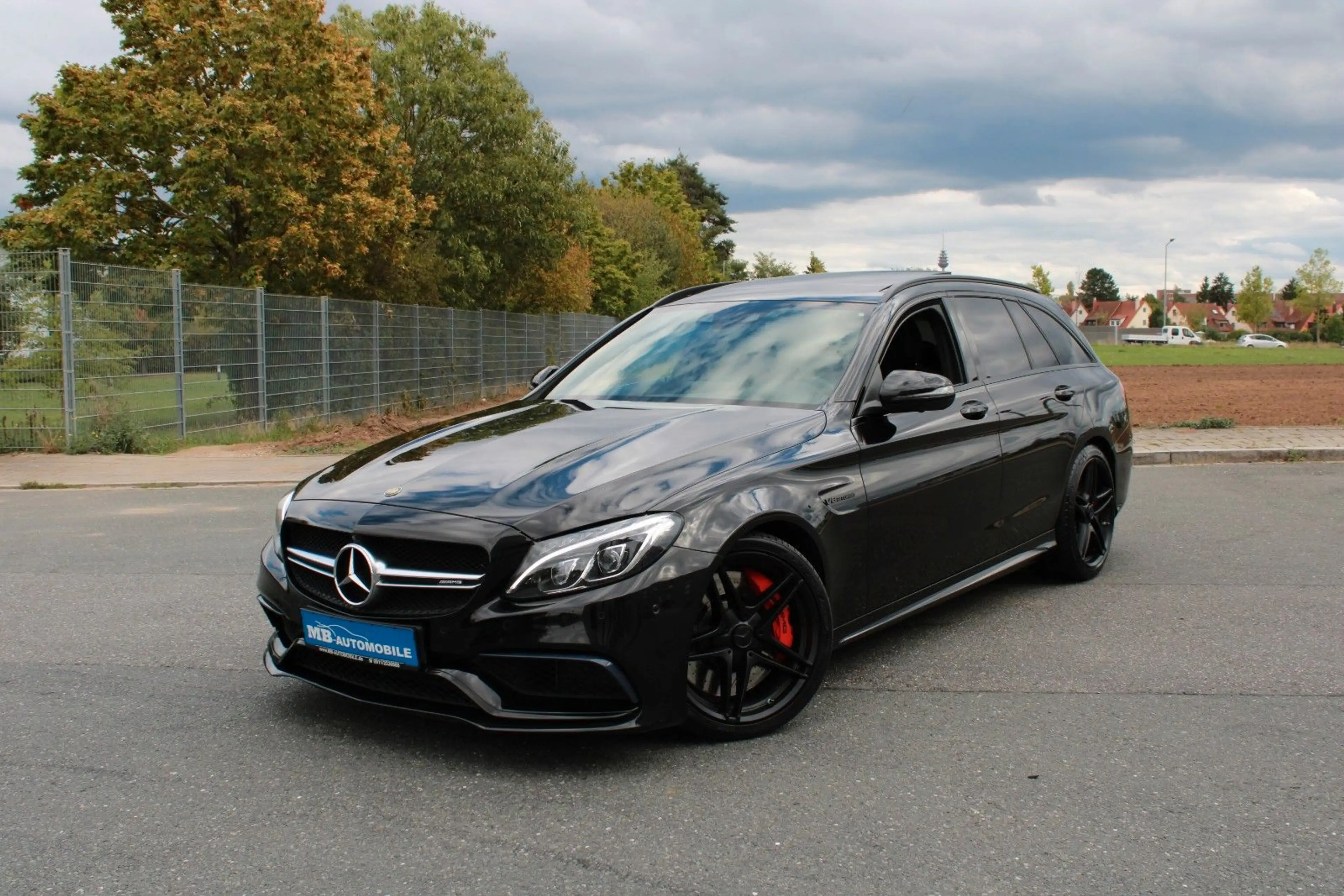 Mercedes-Benz C 63 AMG S T Pano Burmester SportAga LED Memory