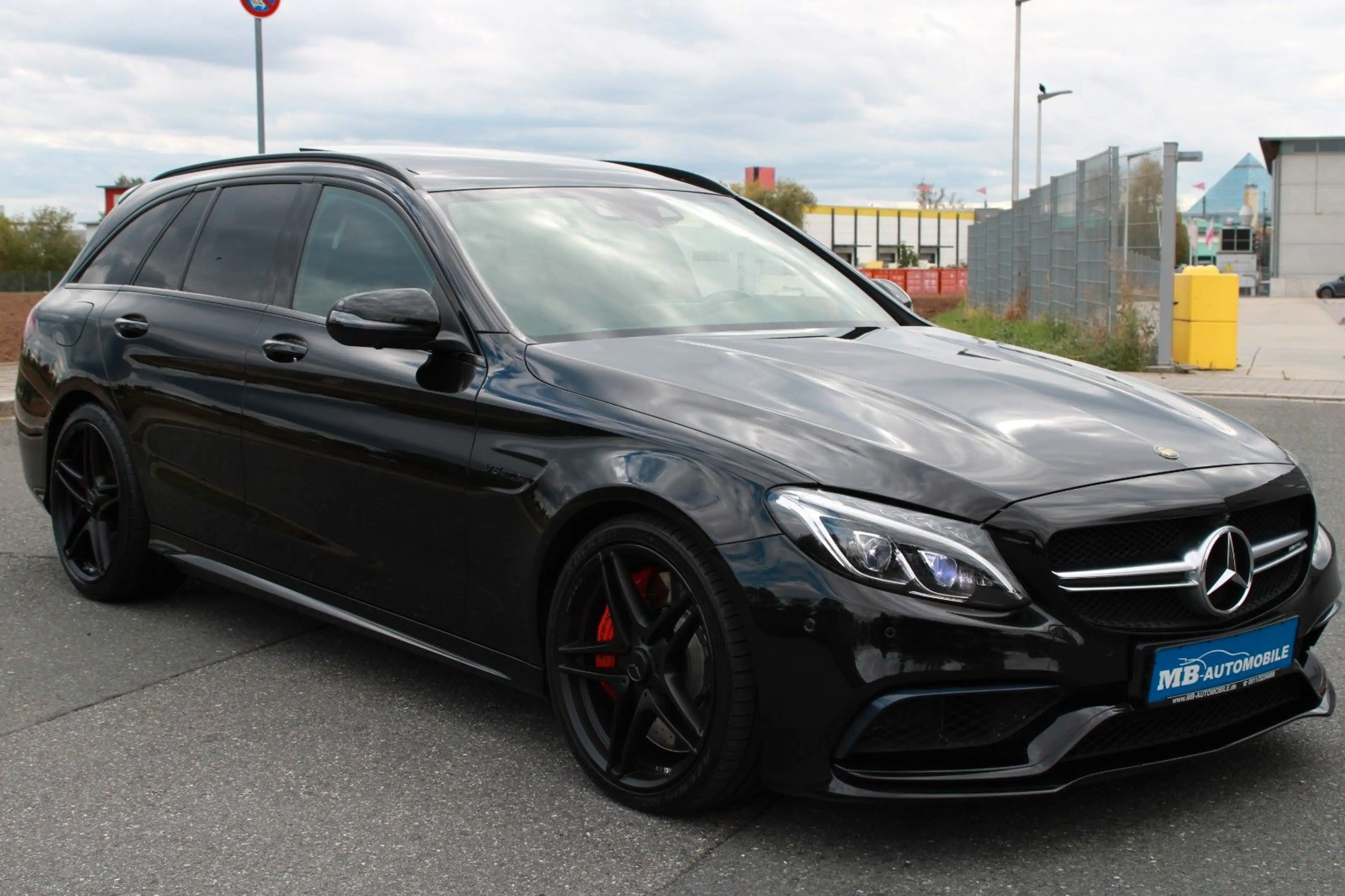 Mercedes-Benz C 63 AMG S T Pano Burmester SportAga LED Memory — photo 4