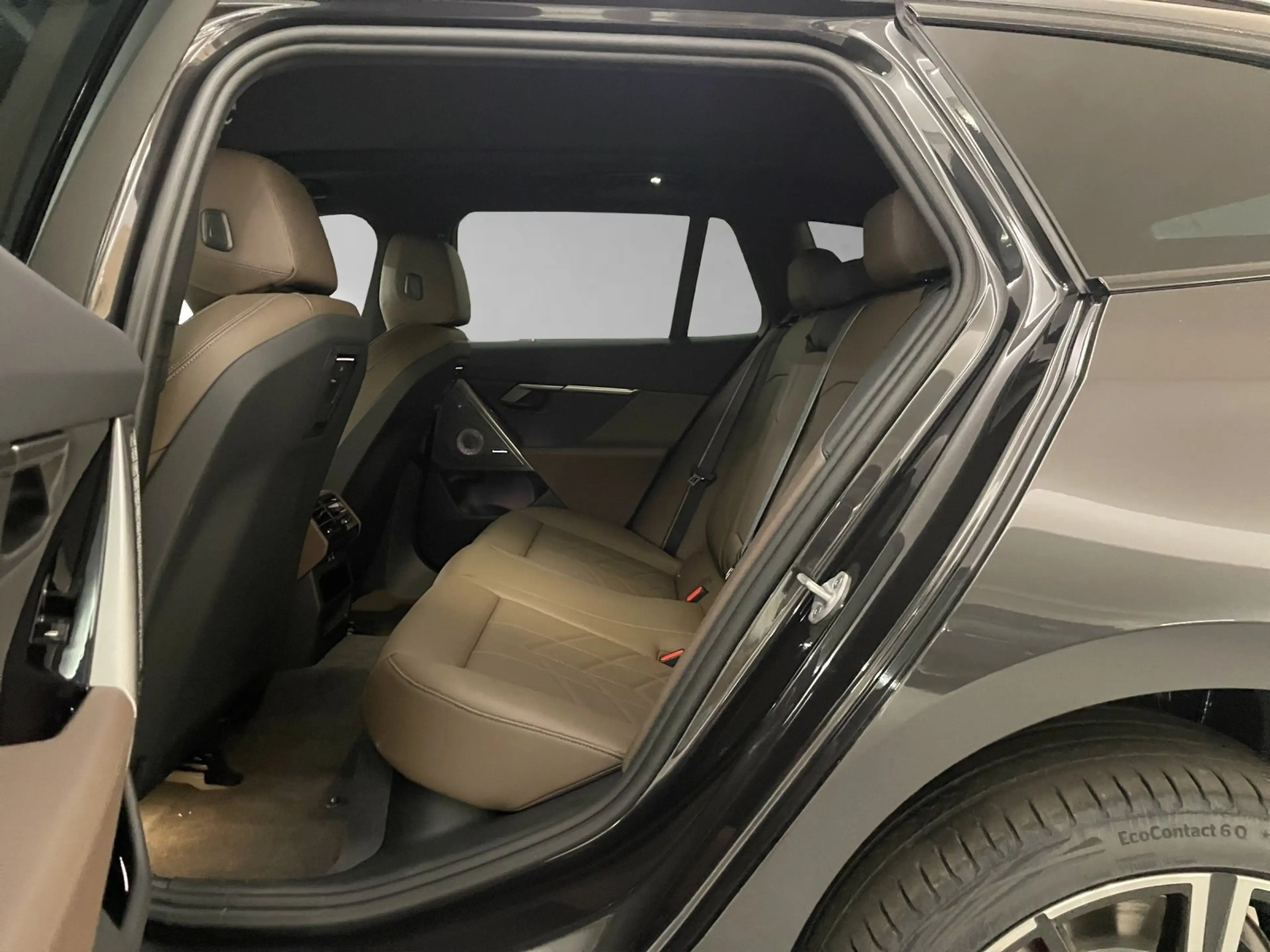 BMW 550 e xDrive MSportPro AHK Bowers/Wiking  AutobahnAss — photo 12
