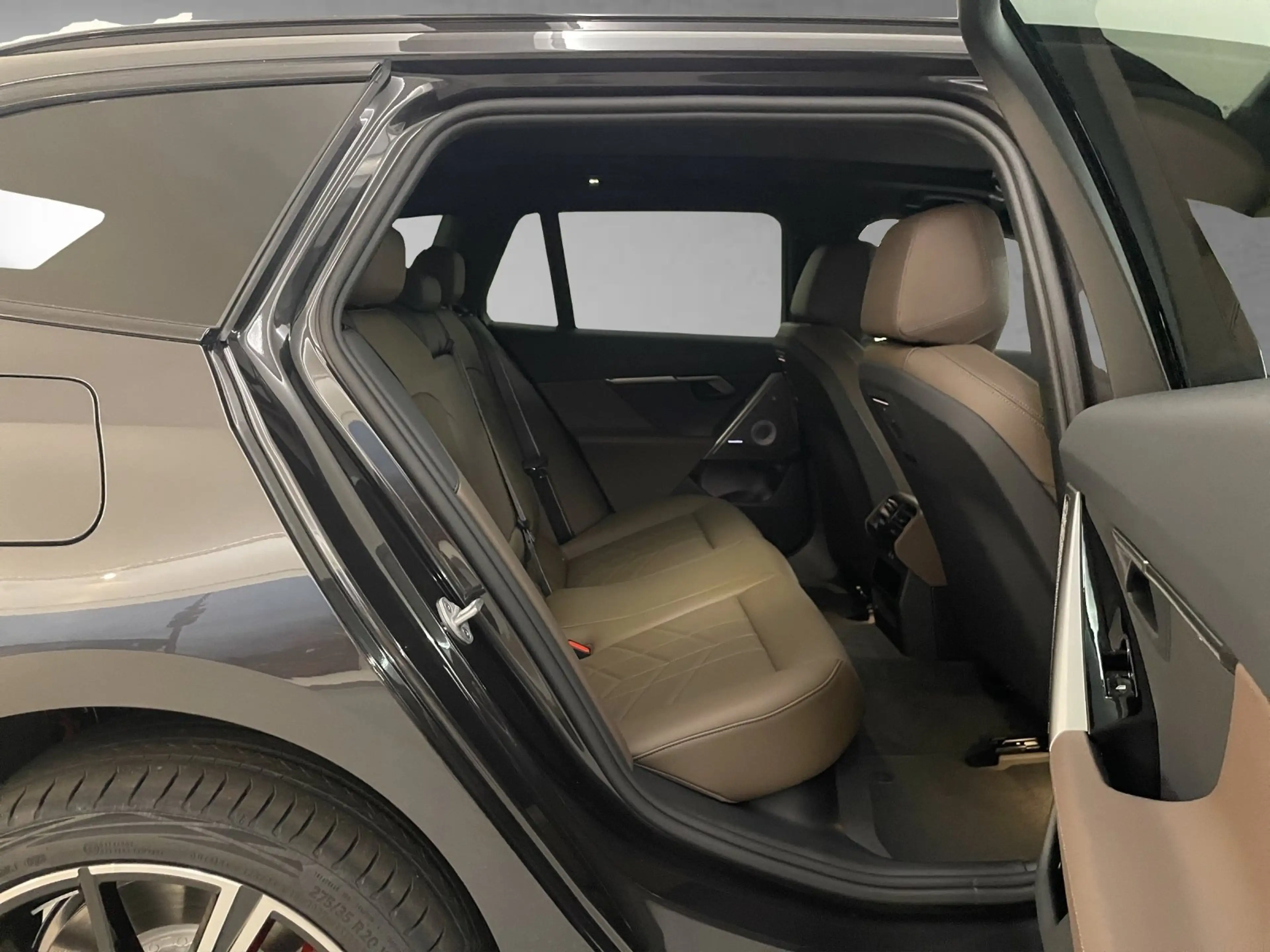 BMW 550 e xDrive MSportPro AHK Bowers/Wiking  AutobahnAss — photo 14