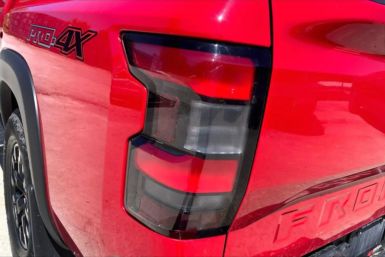 Nissan Frontier снимка Nissan Frontier