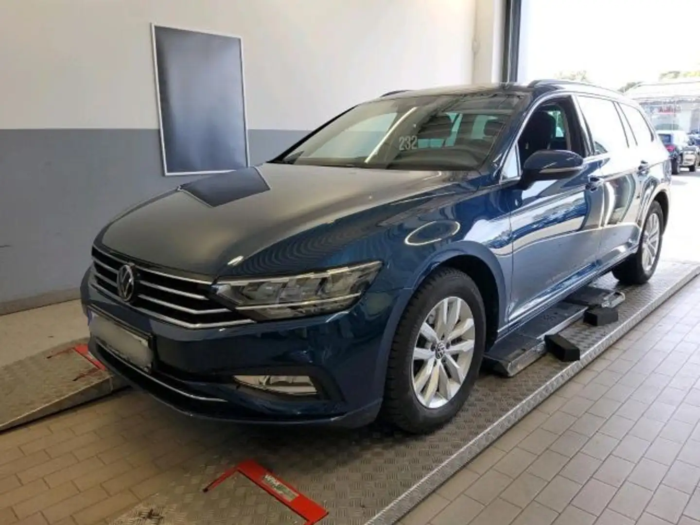 Volkswagen Passat Variant 2.0 TDI Business Bleu - 1