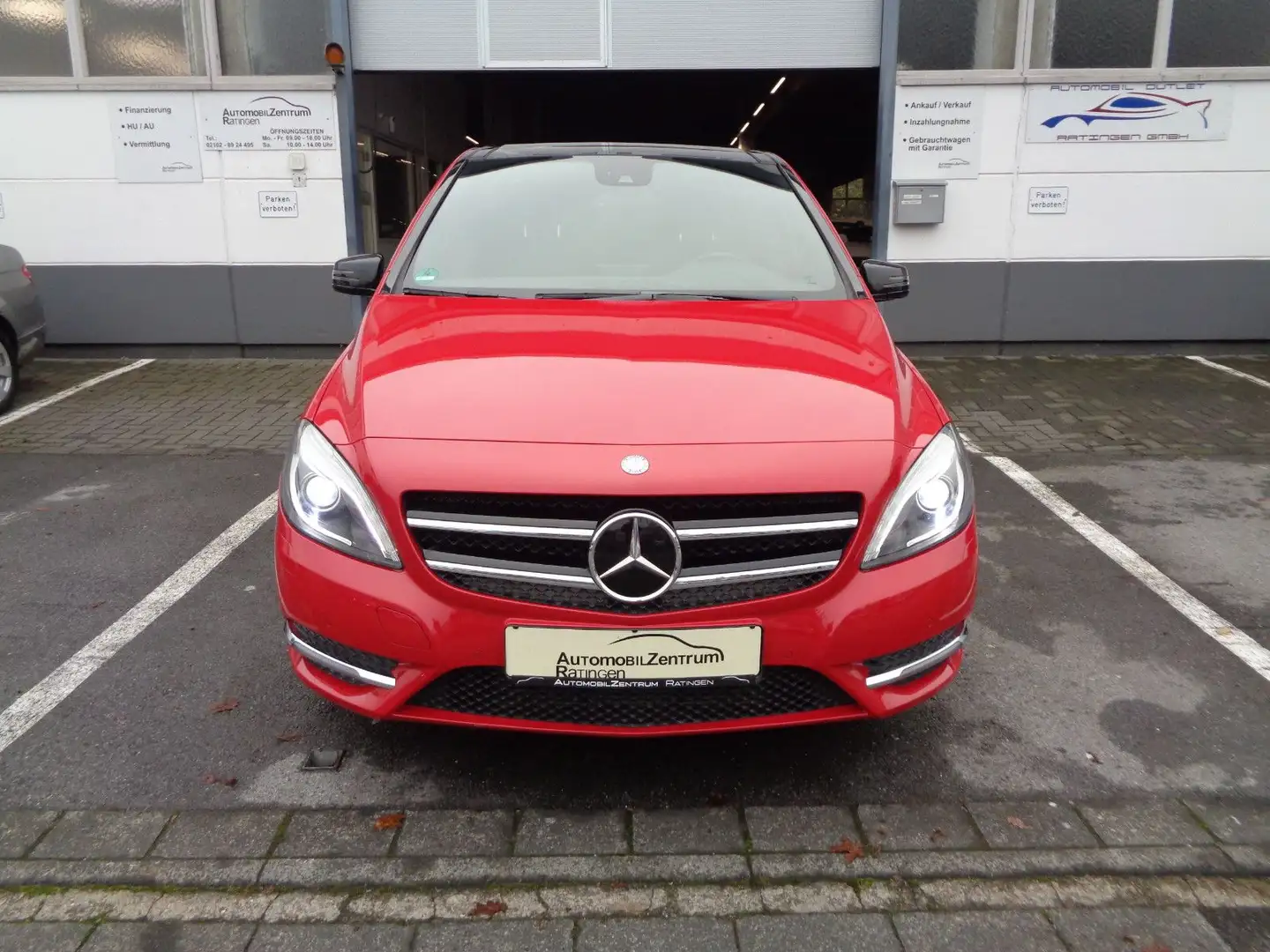 Mercedes-Benz B 250 7G-DCT Sportpaket*1.HD*NIGHT*PANO*LEDER*18 Rood - 2