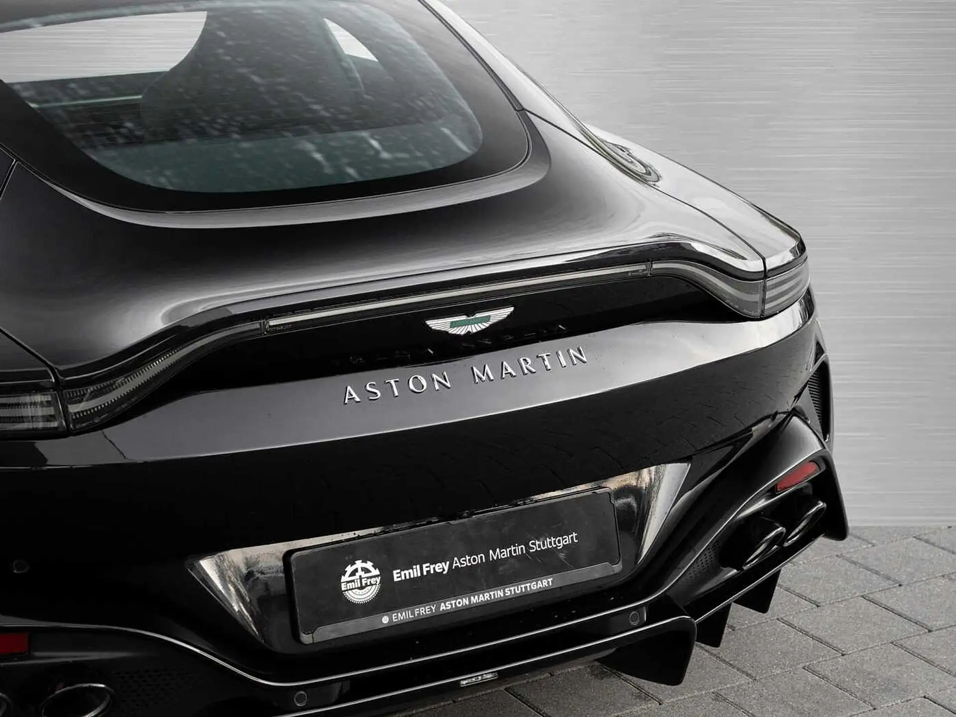 애스턴마틴 밴티지 V8 Coupe 2026 블랙 사진 5