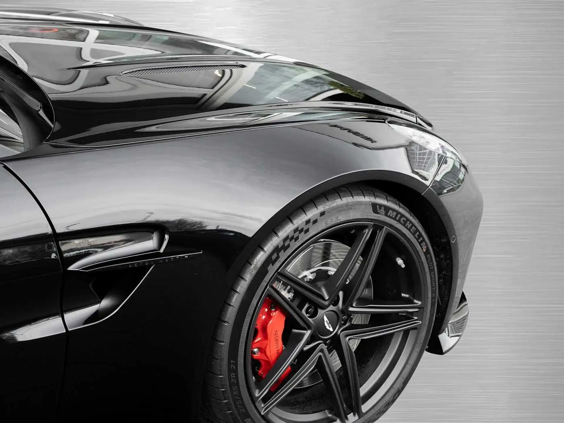 애스턴마틴 밴티지 V8 Coupe 2026 블랙 사진 6