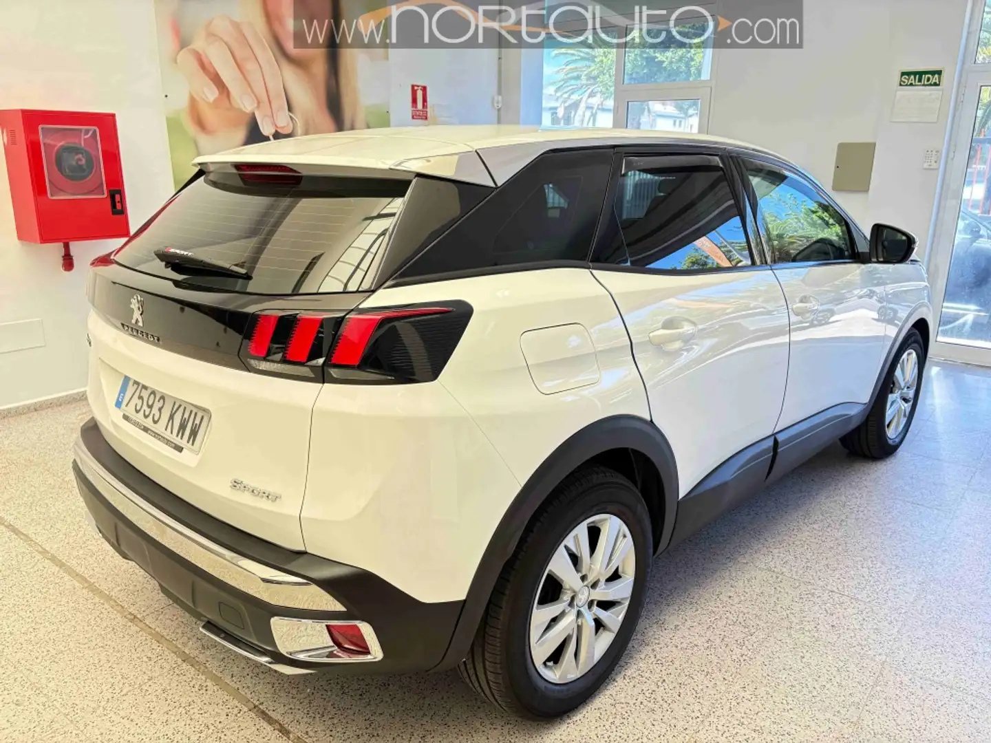 Peugeot 3008 1.5BlueHDi Allure S&S EAT8 130 Blanco - 2