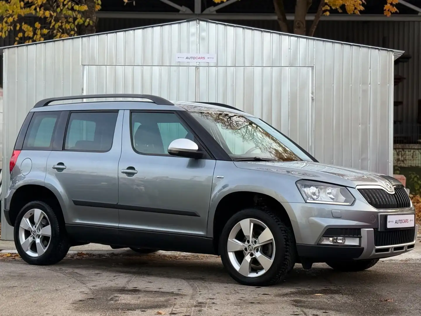 Skoda Yeti Ambition Outdoor 4x4/KAMERA/BI-XEN/AHK/TEMP Gris - 2